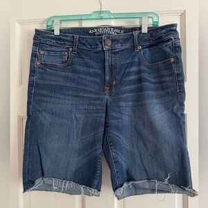 AMERICAN EAGLE Skinny Bermuda Shorts